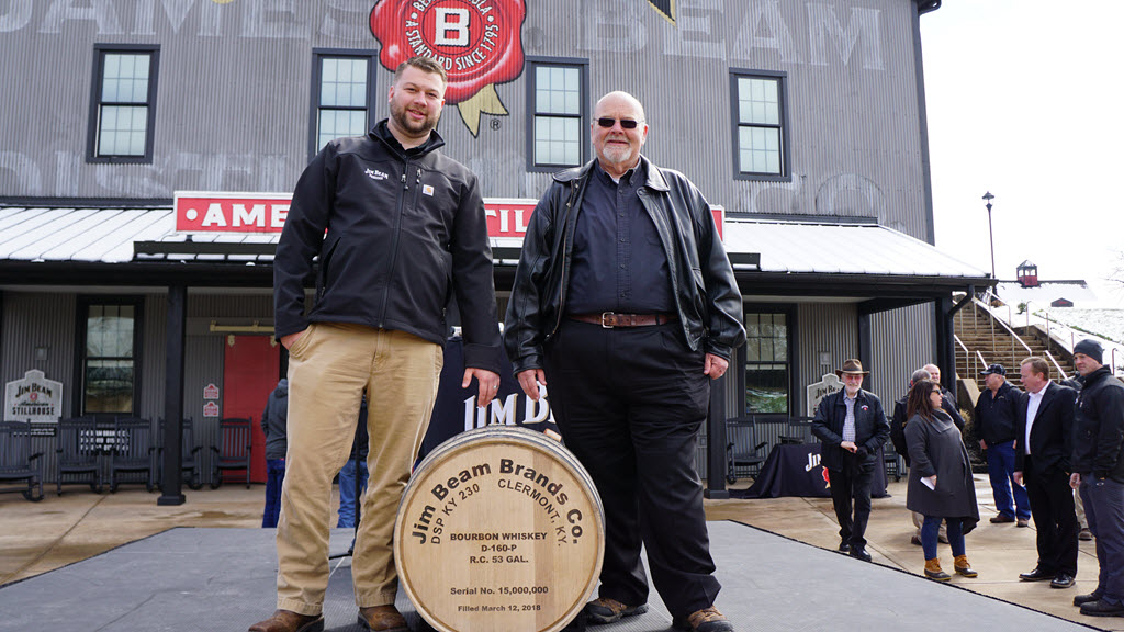 Fred And Freddie Noe Hammer The Bung In Jim Beams 15 Millionth Bourbon